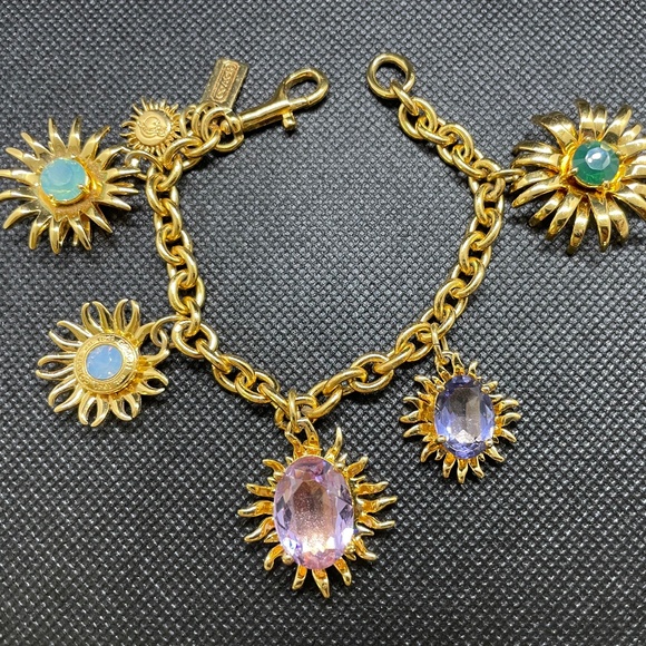Bracelet - Picture 1 of 7